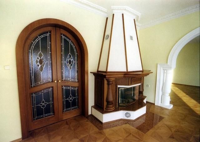 Dřevěné obložení krbové vložky